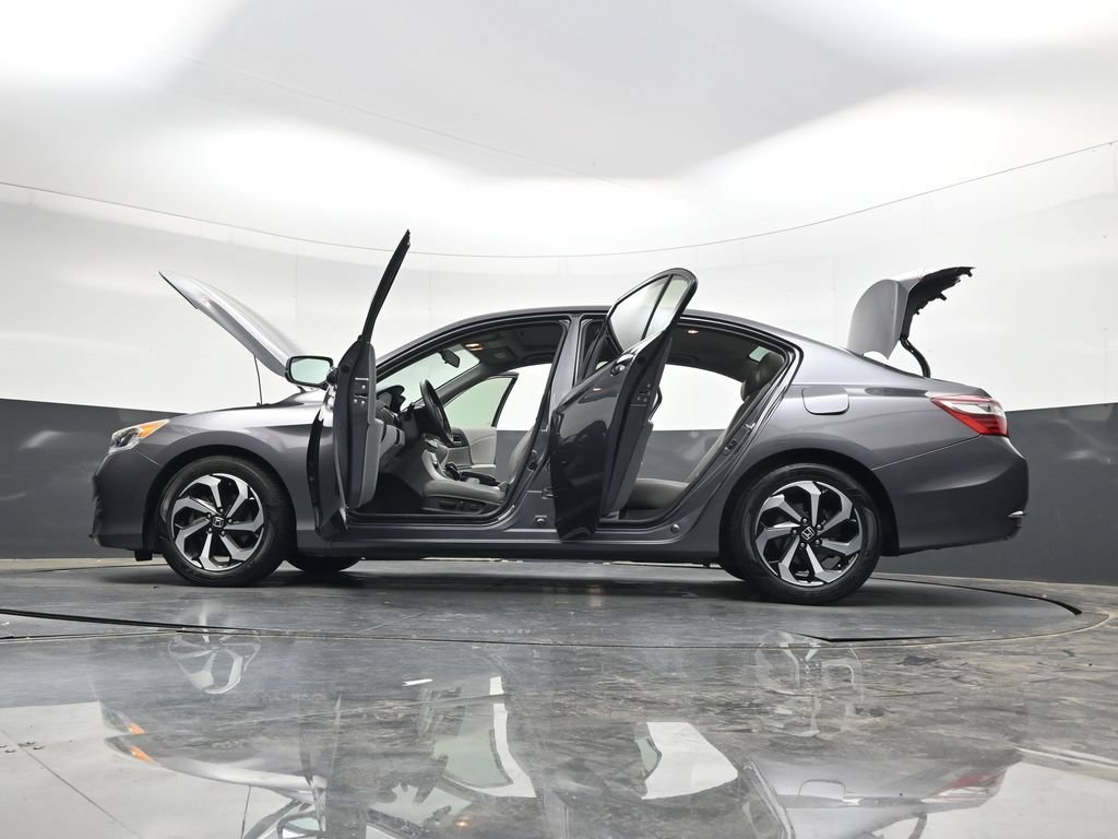 Used 2017 Honda Accord EX image 43