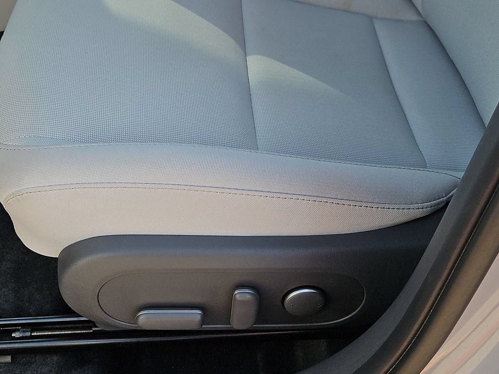 Used 2025 Hyundai Kona SEL FWD image 20