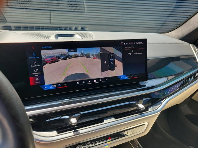 Used 2024 BMW X7 M60i AWD/4WD image 32