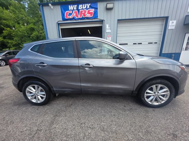 Used 2017 Nissan Rogue Sport S w/ S Appearance Package AWD/4WD image 4