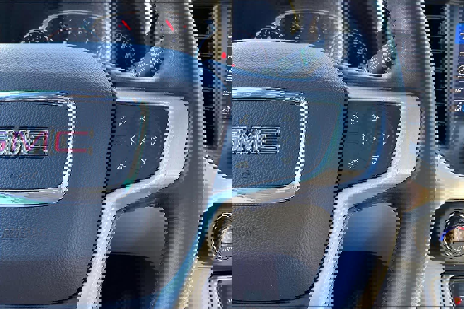 Used 2021 GMC Acadia SLT image 19