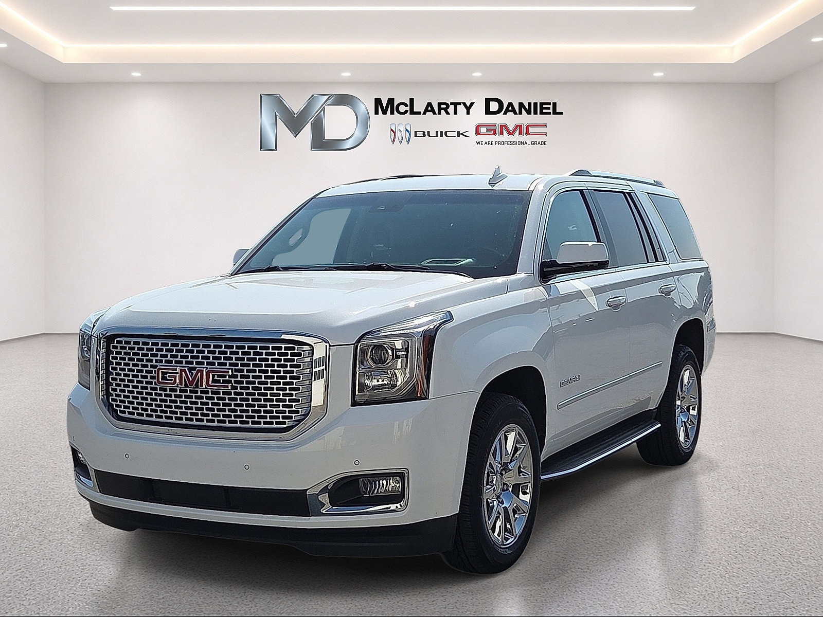 Certified 2017 GMC Yukon Denali AWD/4WD image 3