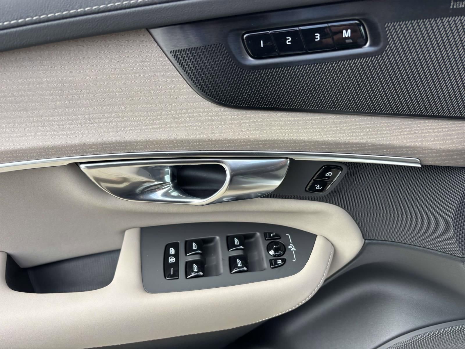 New 2026 Volvo XC90 T8 Plus w/ Protection Package Premier image 13