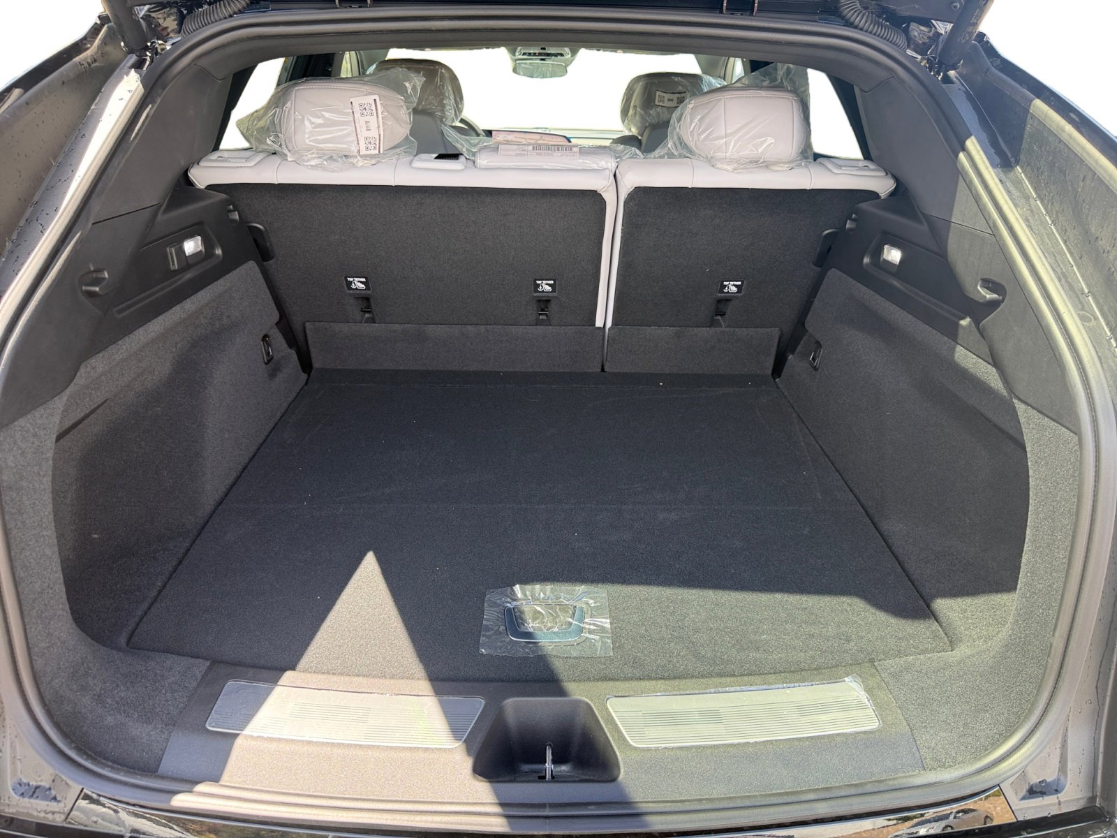 New 2025 Cadillac Lyriq Sport image 17