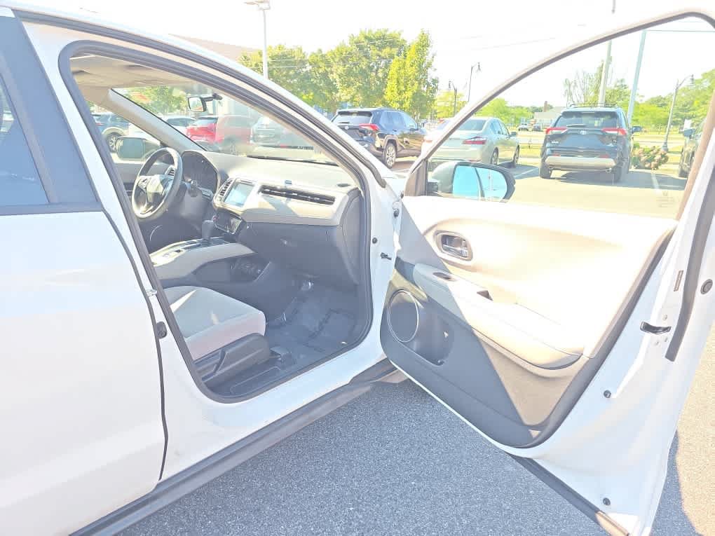 Used 2018 Honda HR-V EX image 24