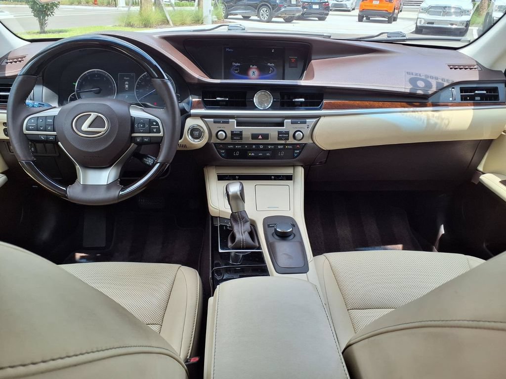 Used 2018 Lexus ES 350 w/ Premier Package FWD image 18