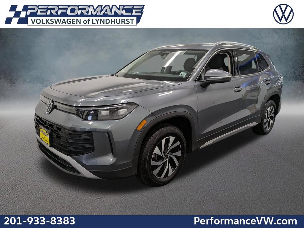 Used 2025 Volkswagen Tiguan S AWD/4WD image 1