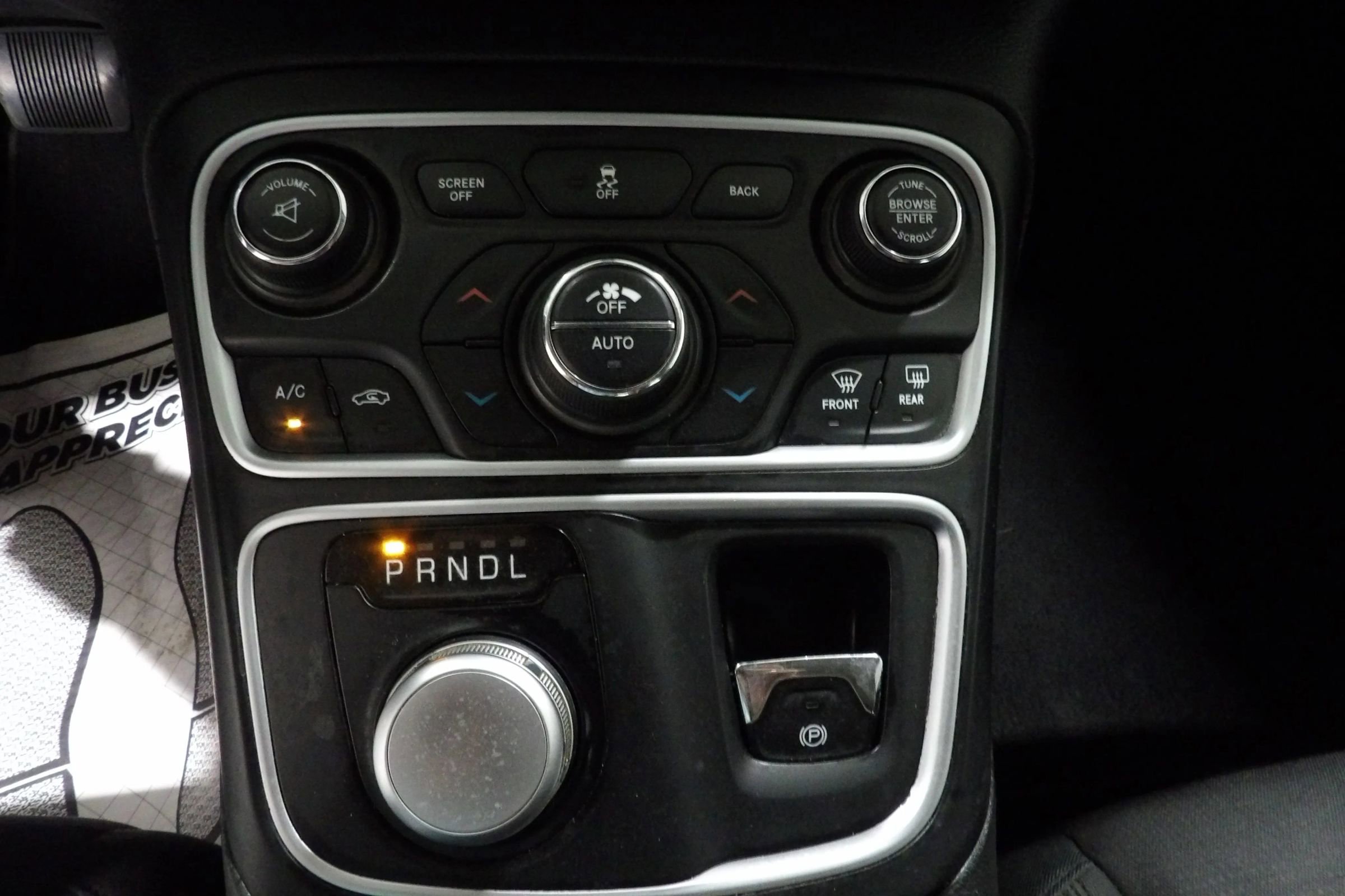 Used 2015 Chrysler 200 Limited w/ Convenience Group image 16