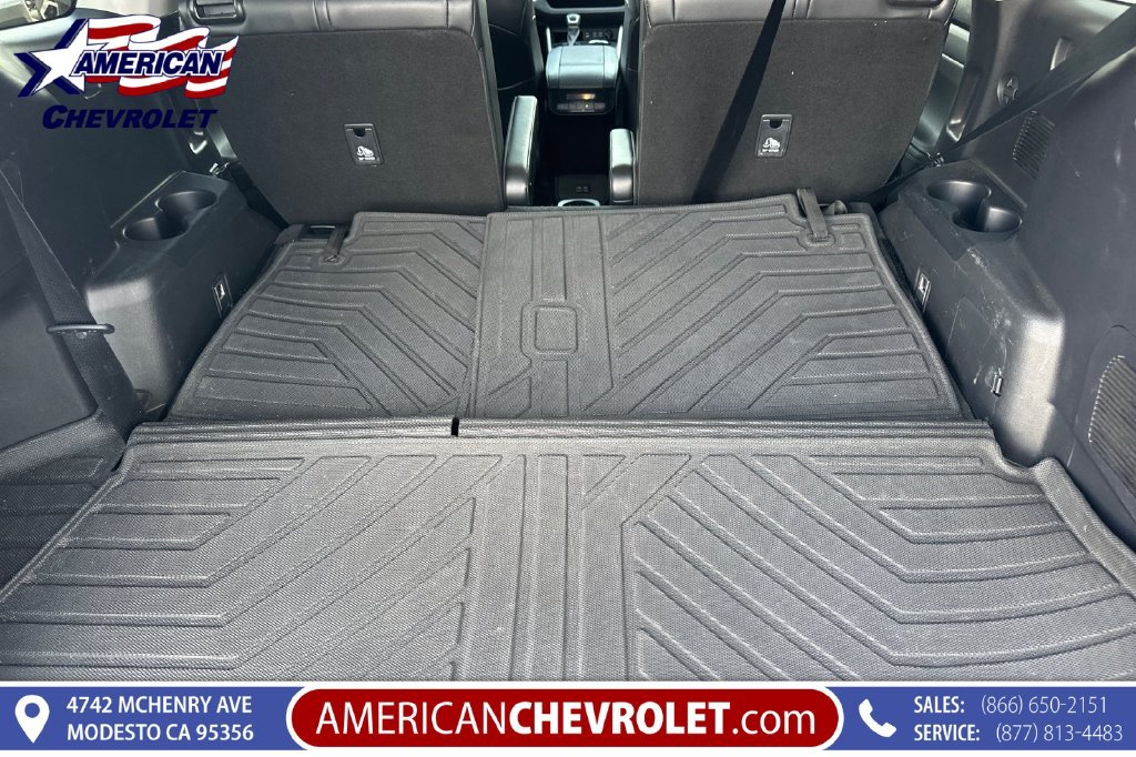 Used 2022 Toyota Highlander XLE AWD/4WD image 19