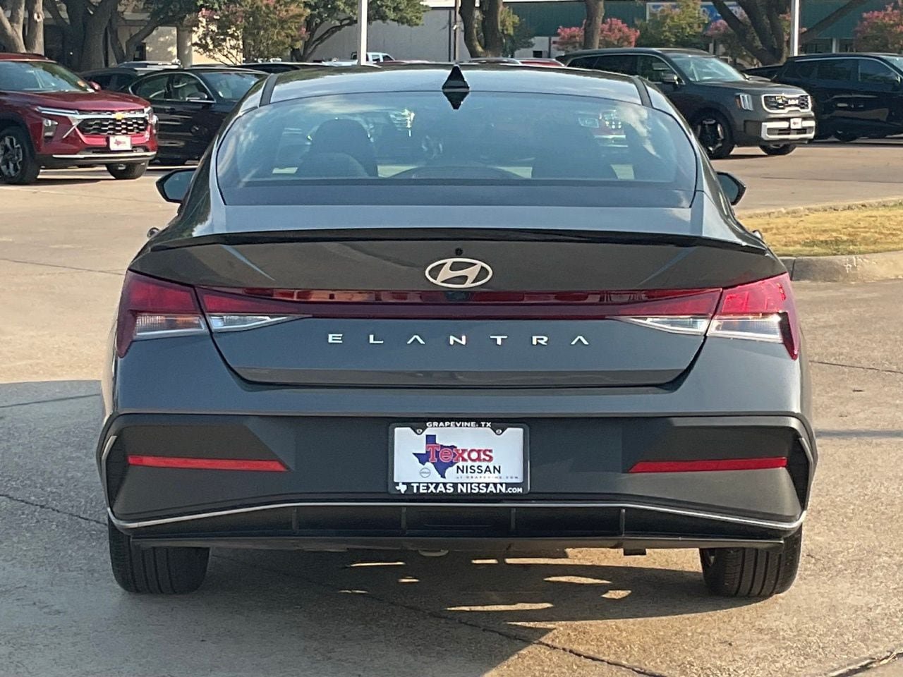 Used 2026 Hyundai Elantra SEL Sport FWD image 5