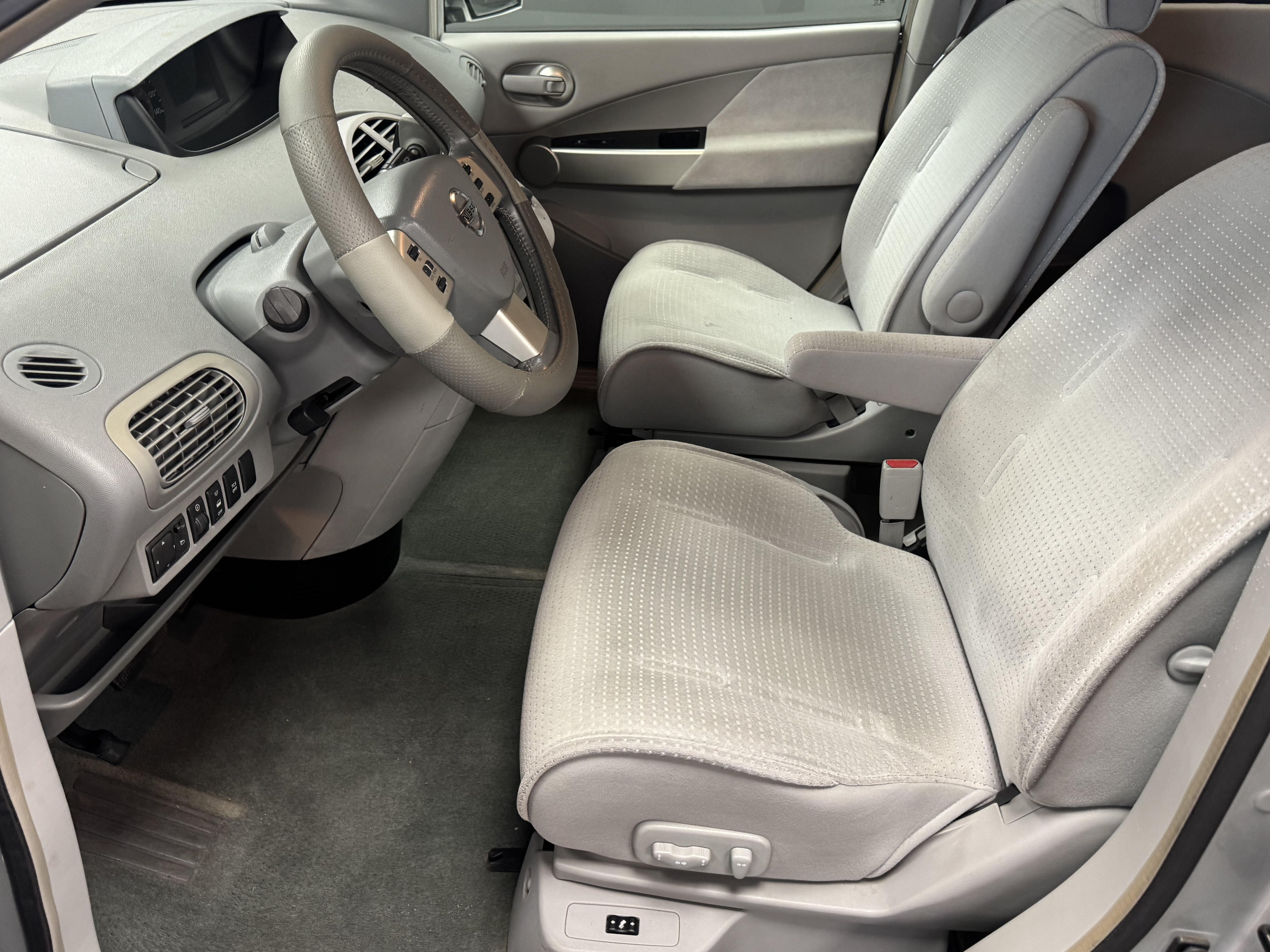 Used 2004 Nissan Quest SL w/ (SEA) Seat Pkg FWD image 9