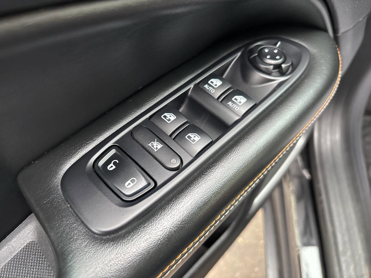Used 2018 Jeep Compass Latitude w/ Cold Weather Group image 20