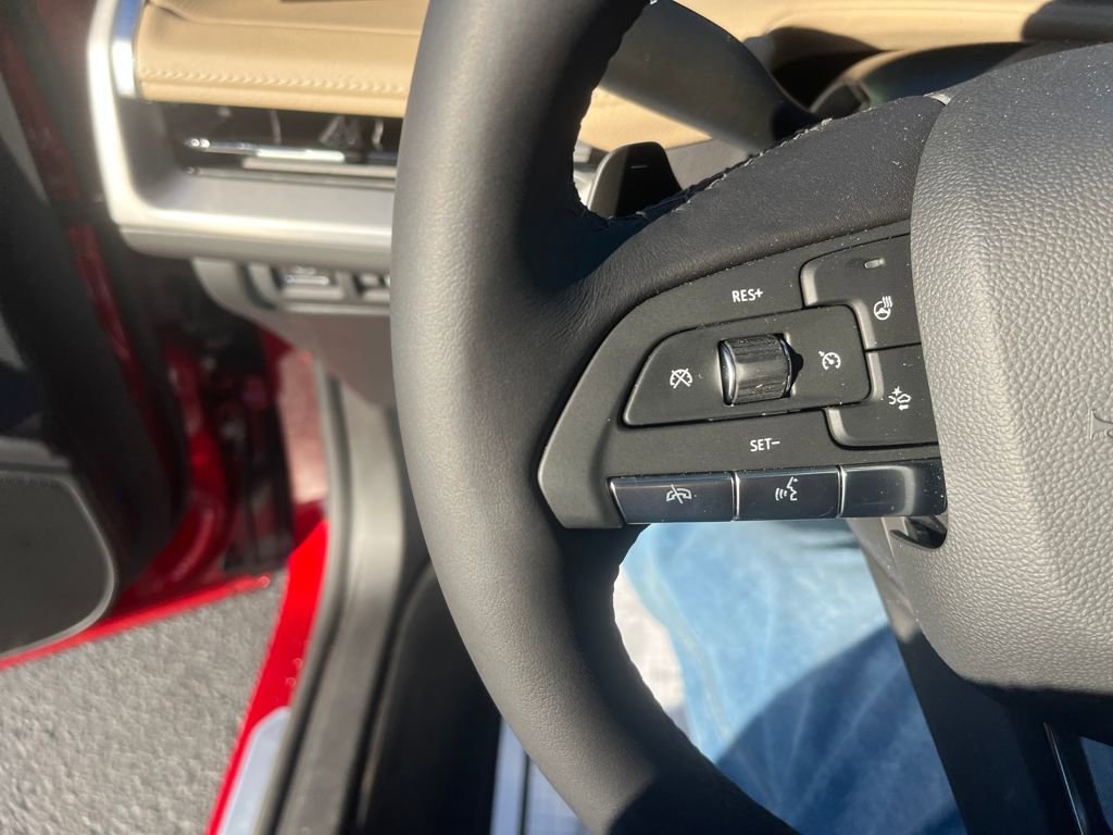 Used 2025 Cadillac XT4 Premium Luxury w/ Technology Package image 11