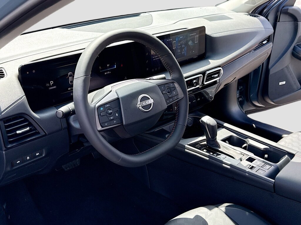 New 2026 Nissan Sentra SR FWD image 4