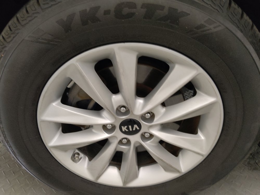 Used 2020 Kia Sorento LX image 31