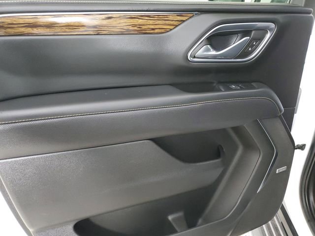 Used 2023 Chevrolet Suburban Premier image 10