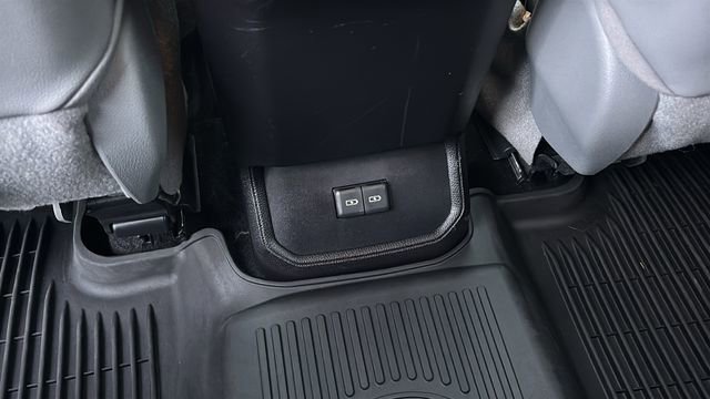 Used 2022 Toyota Highlander XLE image 9