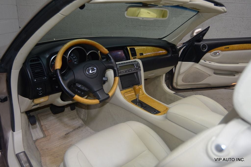 Used 2004 Lexus SC 430 Convertible RWD image 21
