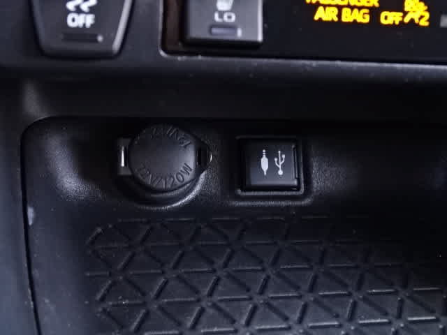 Certified 2019 Toyota RAV4 XLE w/ Convenience Package AWD/4WD image 31