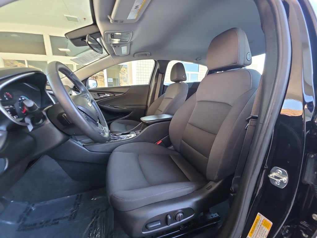 Used 2025 Chevrolet Malibu RS FWD image 20