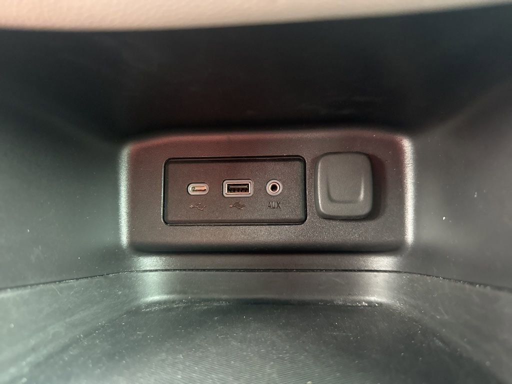Used 2024 Chevrolet Equinox LT image 37