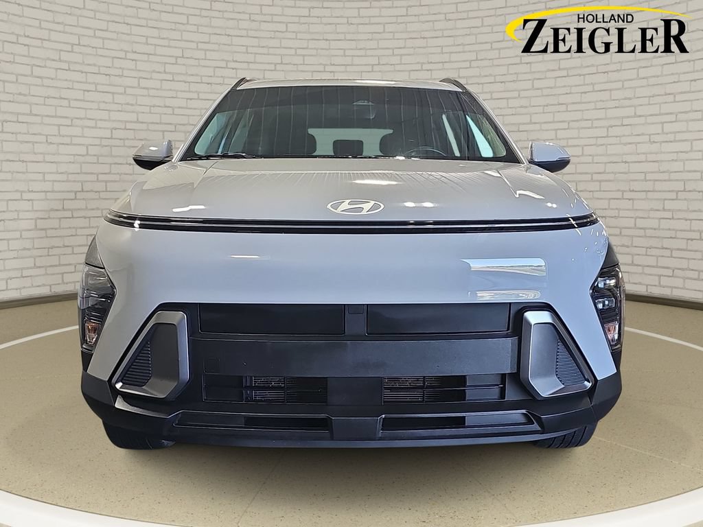 Used 2024 Hyundai Kona SEL AWD/4WD image 2