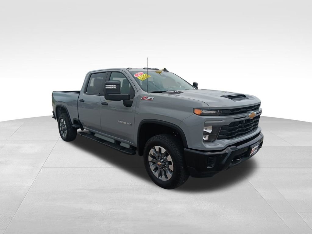 Used 2025 Chevrolet Silverado 2500 Custom w/ Custom Value Package image 3