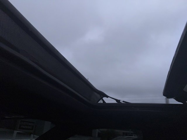 Used 2023 GMC Yukon XL Denali image 13