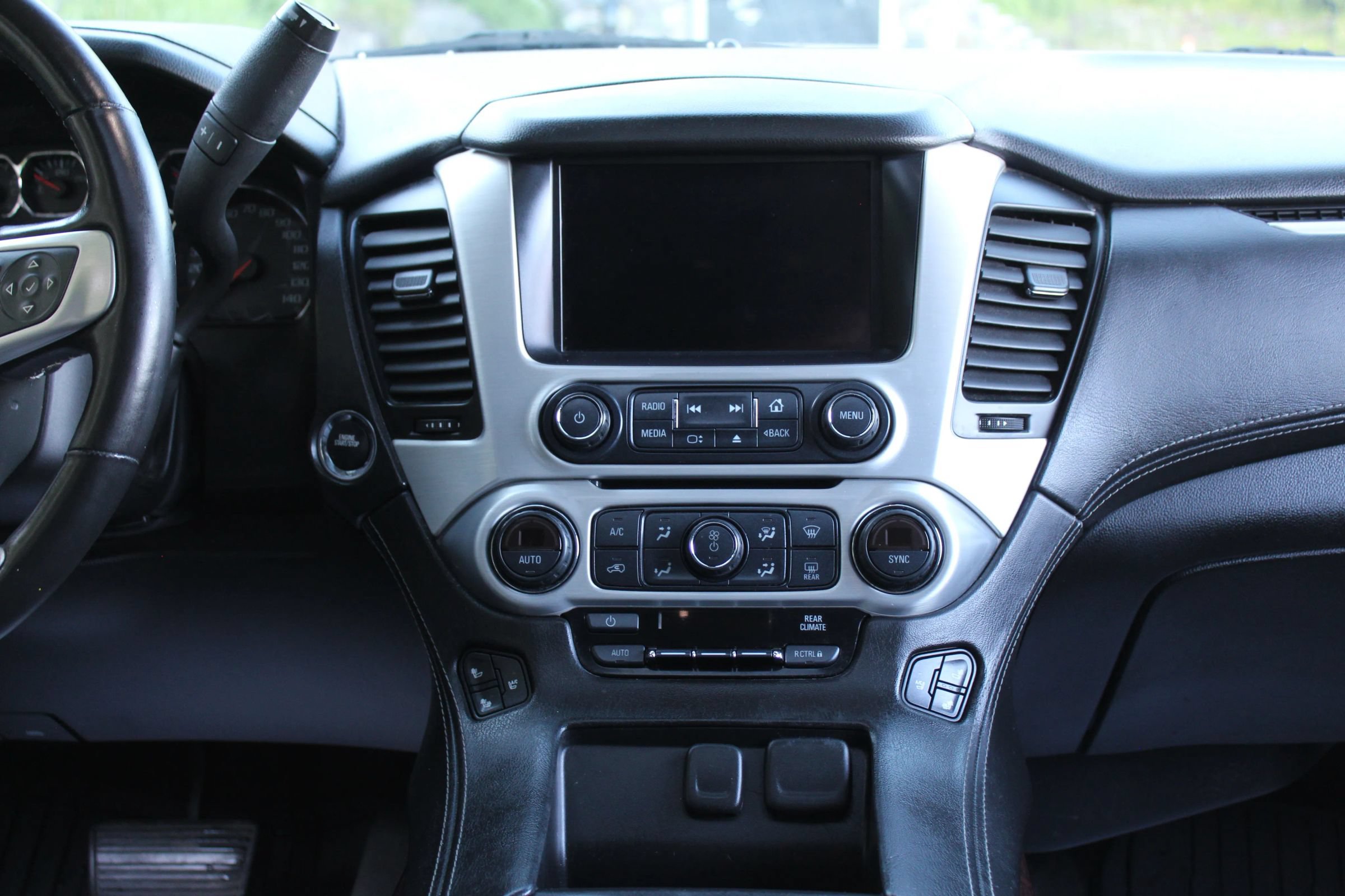 Used 2016 GMC Yukon SLT w/ Open Road Package AWD/4WD image 22