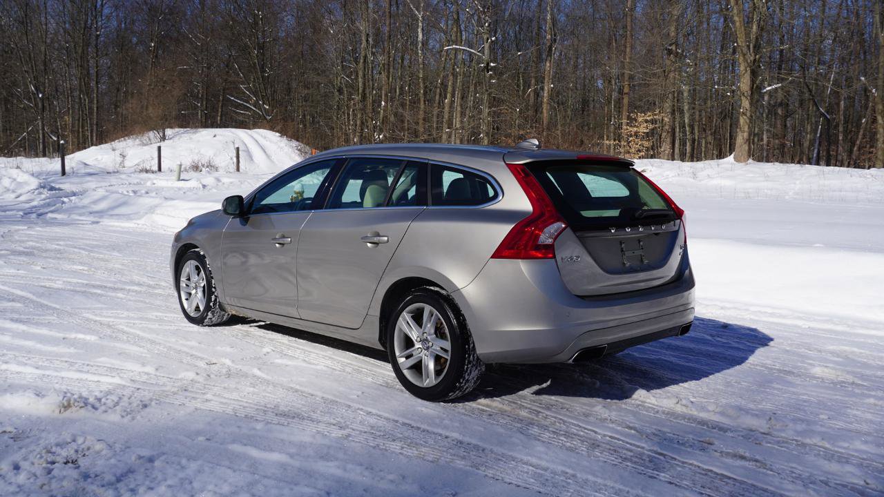 Used 2015 Volvo V60 T5 Premier w/ Convenience Package AWD/4WD image 3