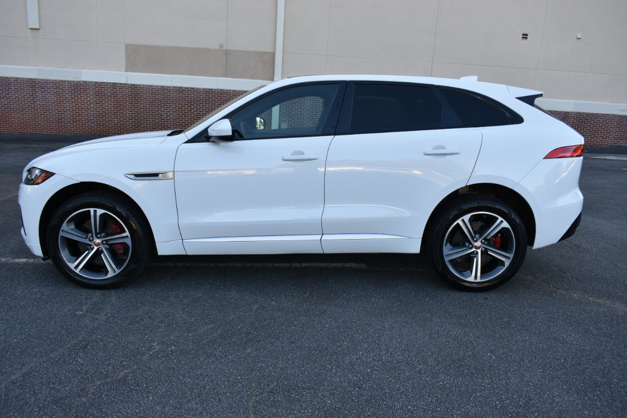 Used 2018 Jaguar F-PACE S image 9