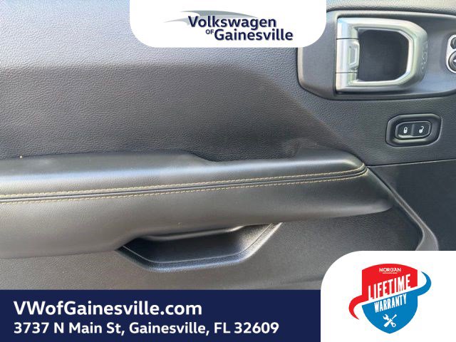 Used 2025 Jeep Wrangler Sahara w/ Safety Group image 18