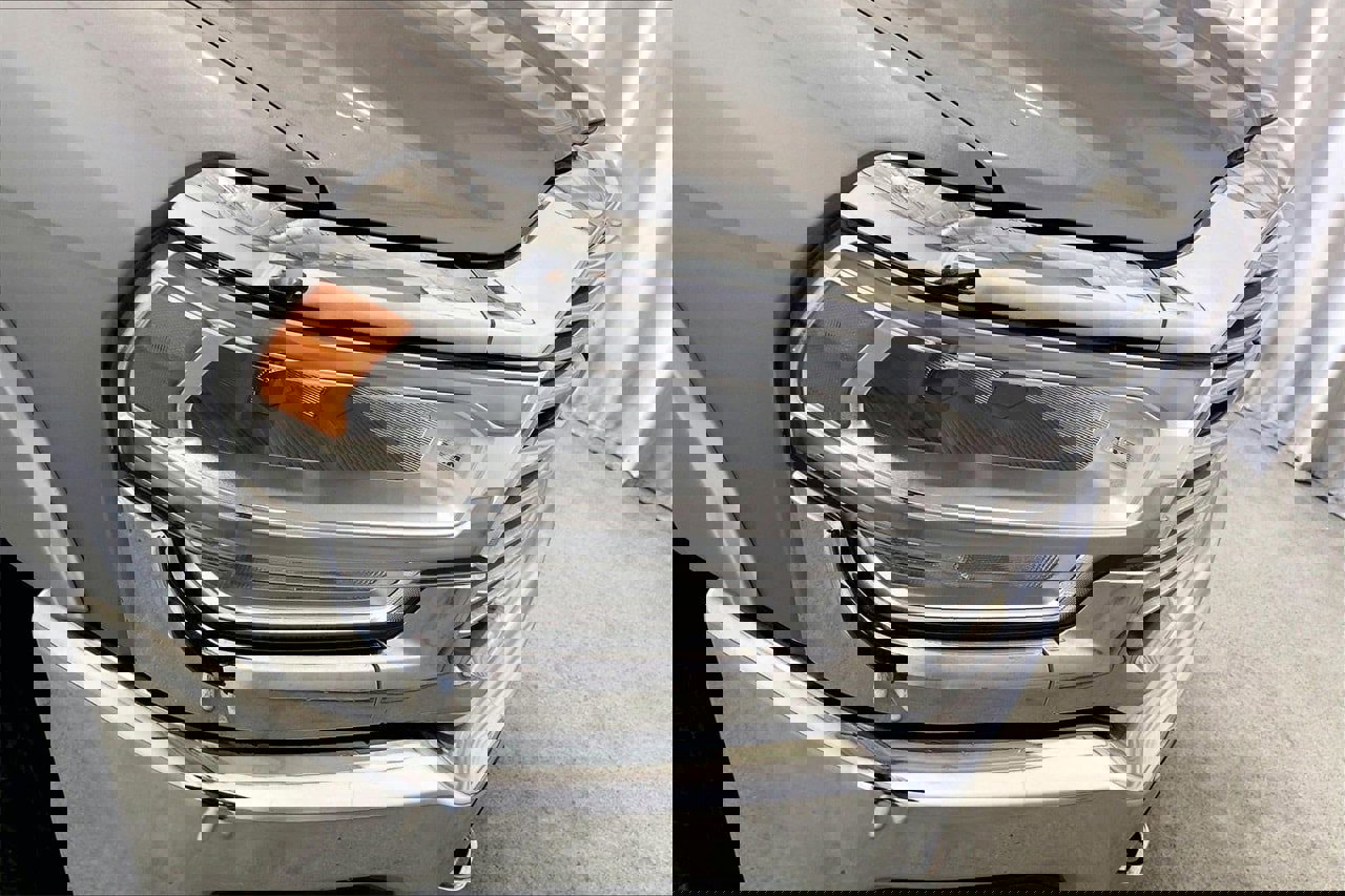 Used 2022 RAM 3500 Laramie image 12