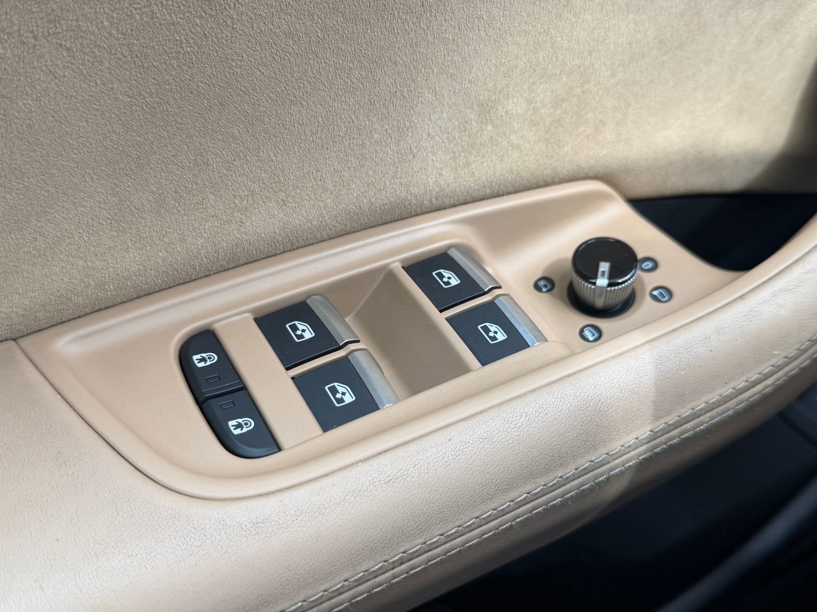 Used 2019 Audi Q8 Prestige image 22