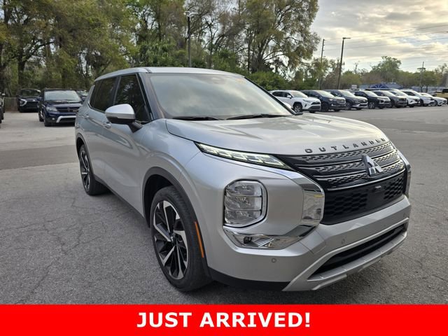 Used 2023 Mitsubishi Outlander SE video 1