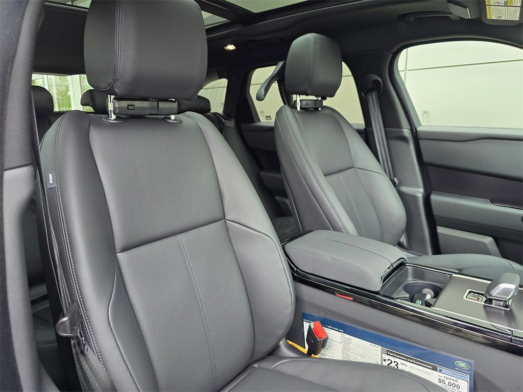 New 2026 Land Rover Range Rover Velar Dynamic SE image 32