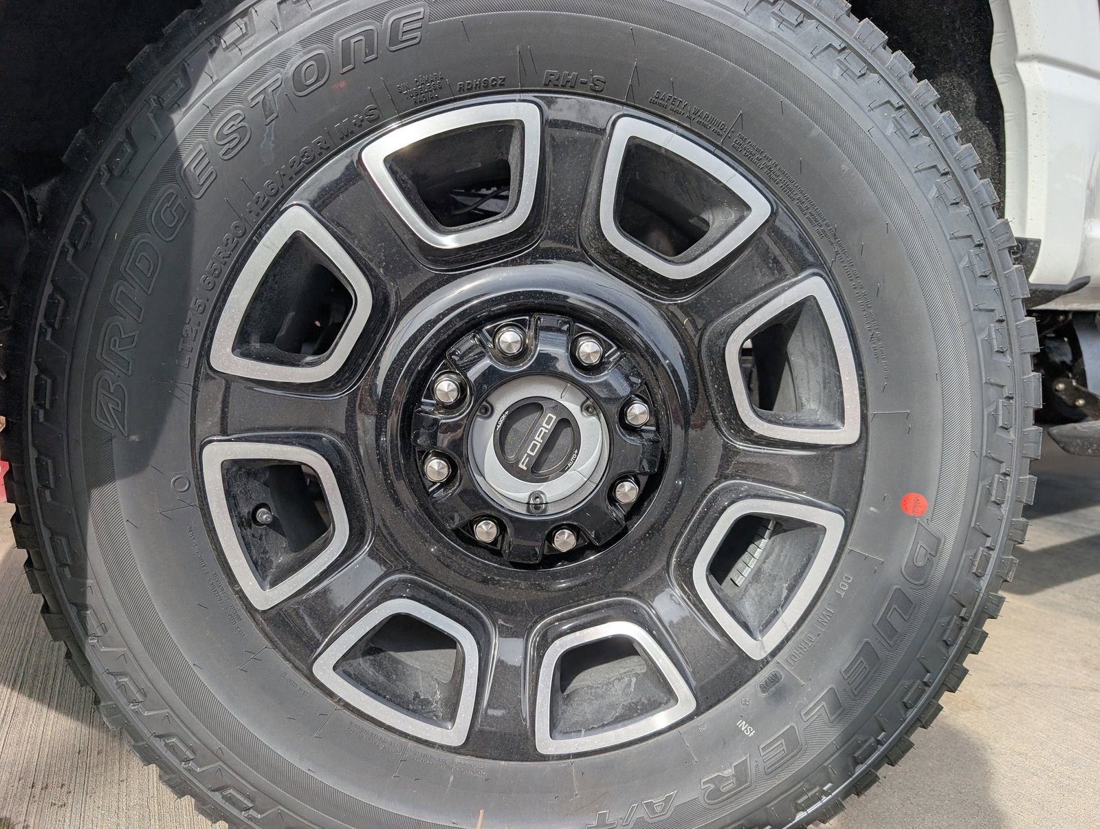 New 2026 Ford F350 Platinum w/ FX4 Off-Road Package image 7