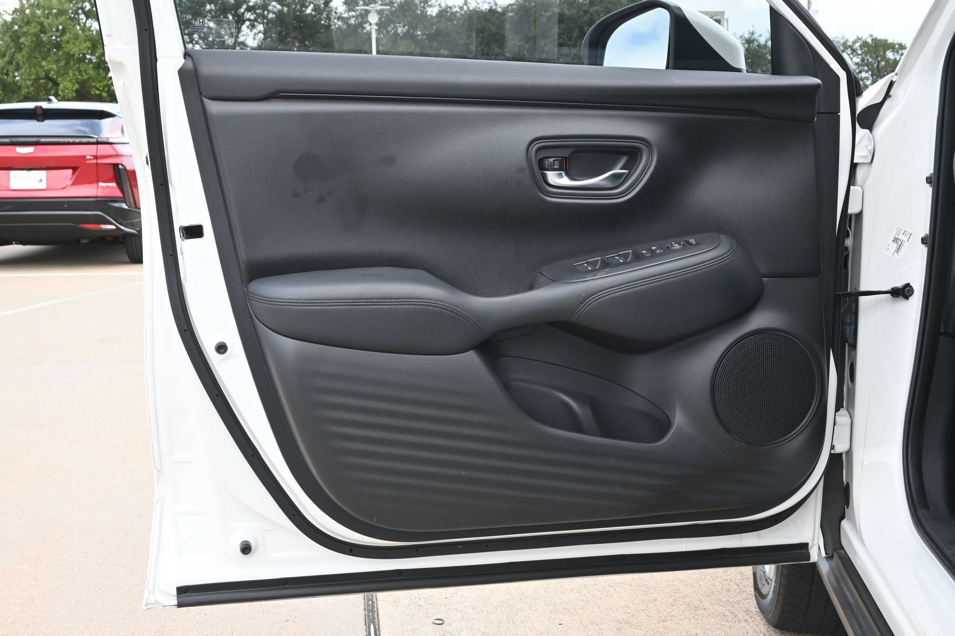 Used 2023 Honda HR-V LX image 16