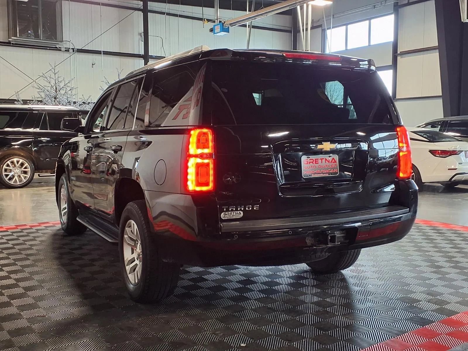 Used 2017 Chevrolet Tahoe LT image 4