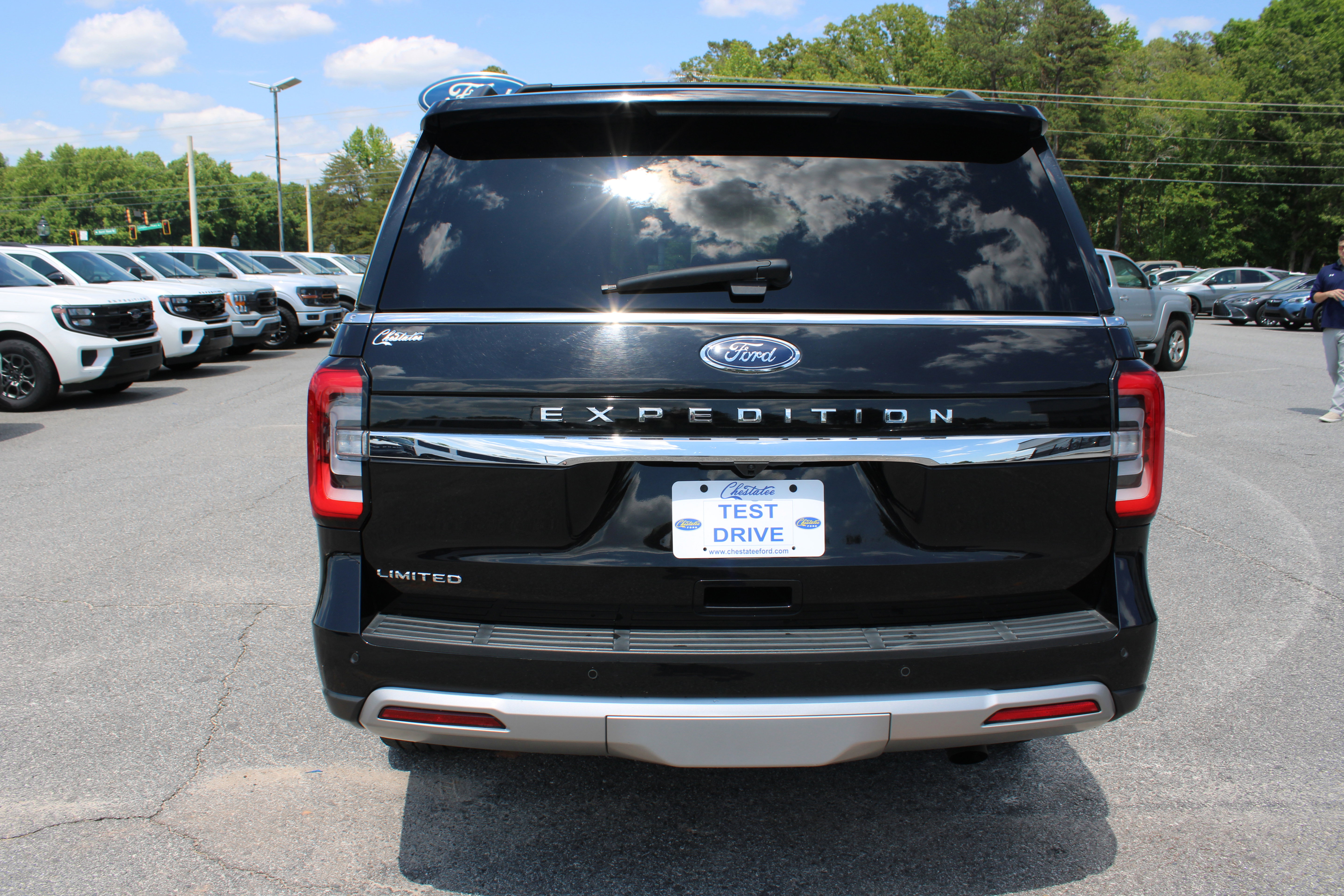 Used 2024 Ford Expedition Limited w/ Excursion Package AWD/4WD image 7