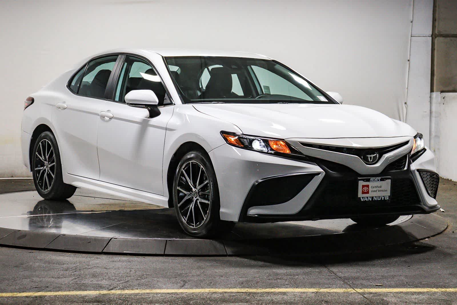 Certified 2023 Toyota Camry SE FWD image 6