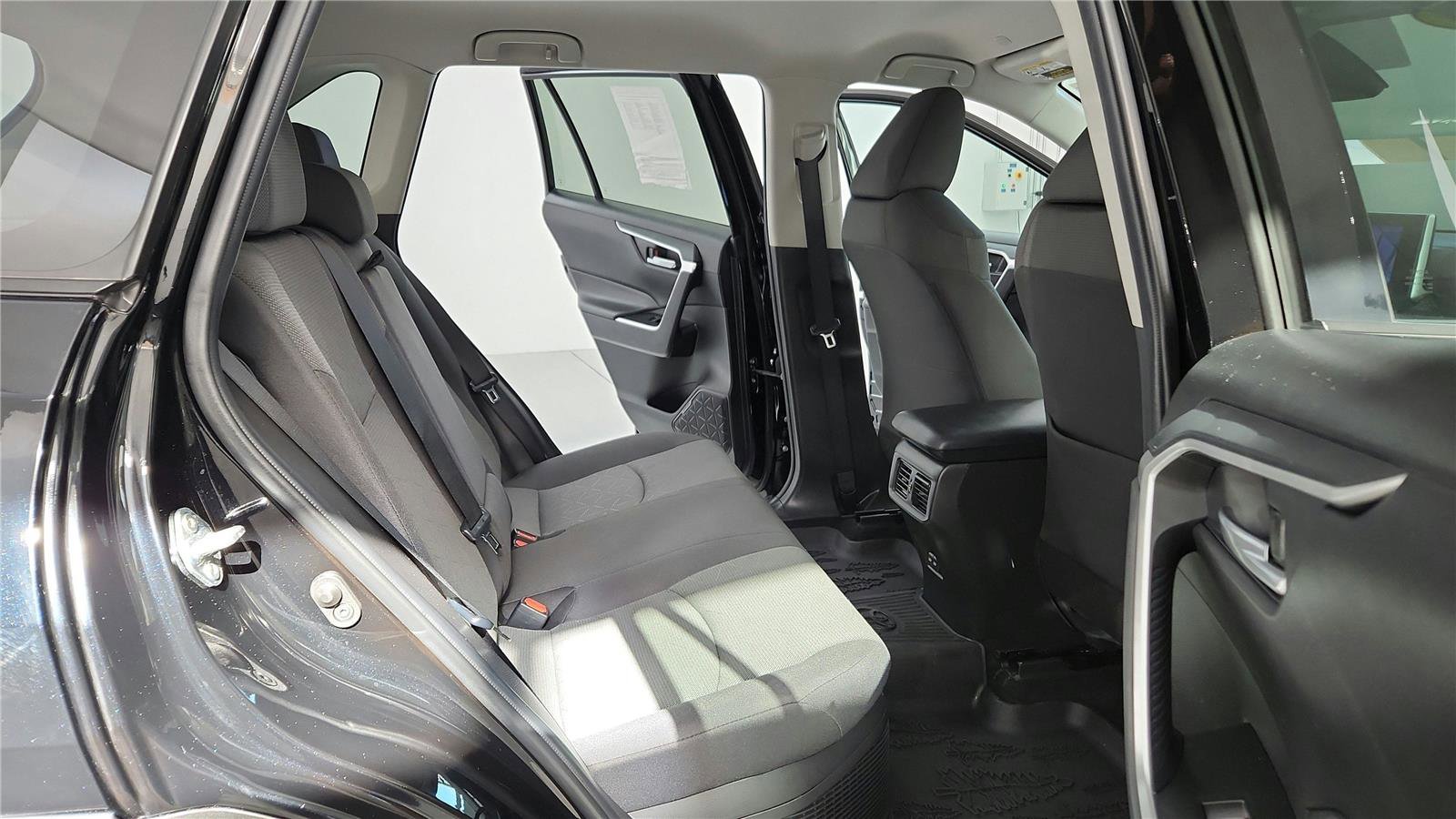 Certified 2024 Toyota RAV4 AWD Hybrid image 30