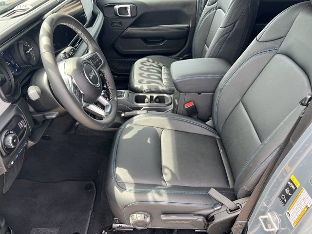 Certified 2025 Jeep Wrangler Unlimited Sahara w/ Safety Group AWD/4WD image 10