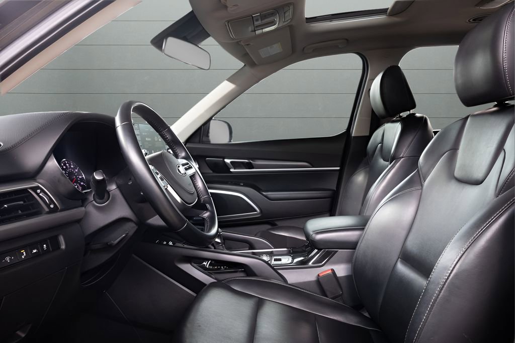 Used 2020 Kia Telluride S w/ S 8 Passenger Seating Package AWD/4WD image 39