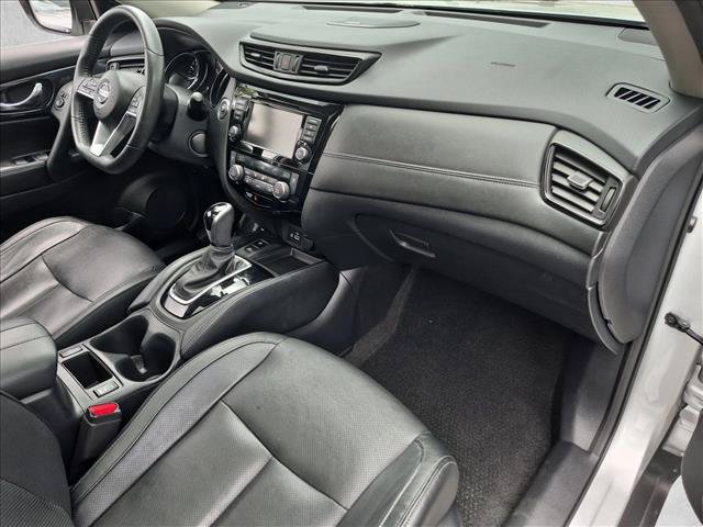Used 2020 Nissan Rogue SL w/ Premium Package FWD image 22