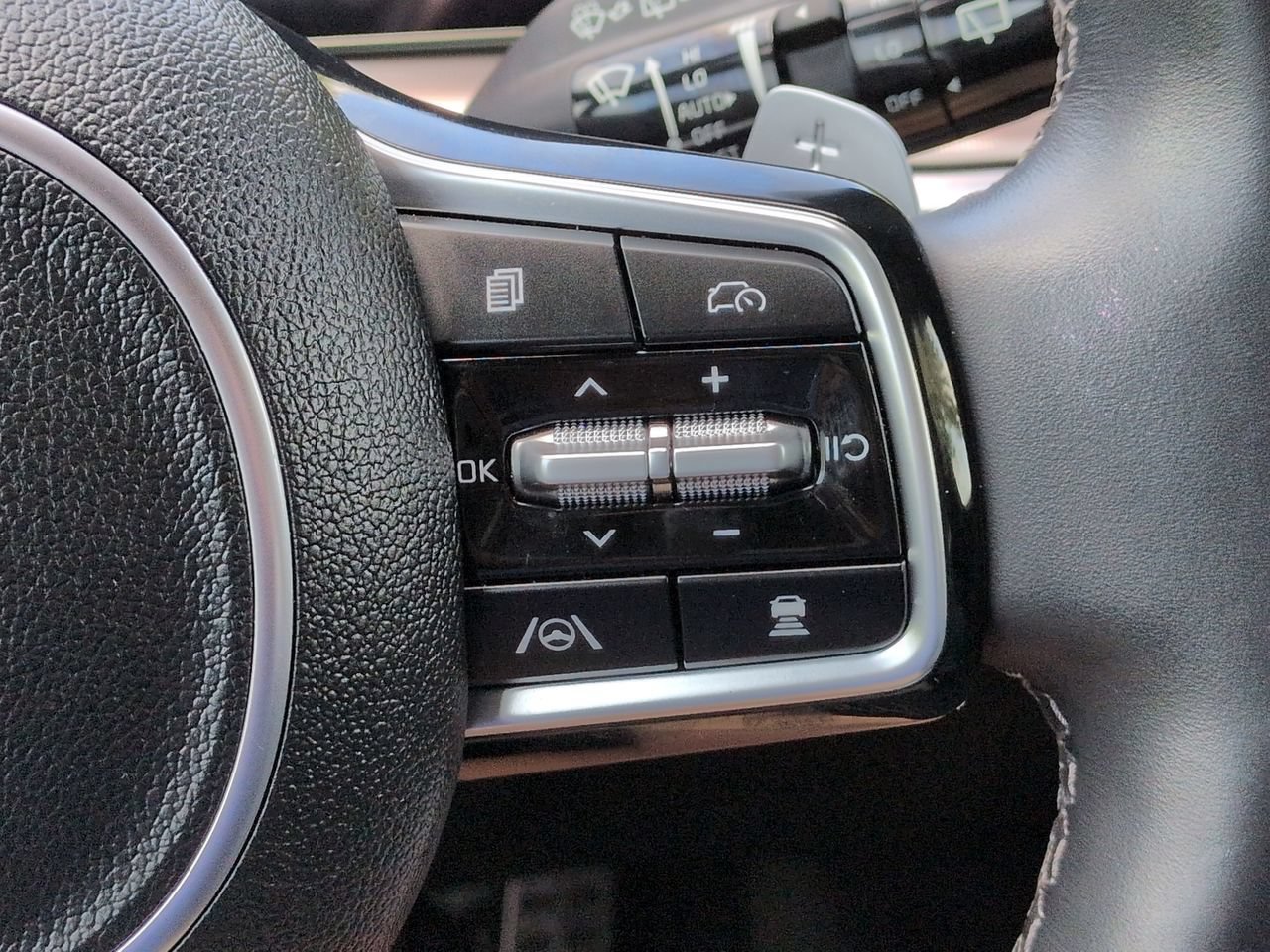 Certified 2025 Kia Sorento SX Prestige AWD/4WD image 31