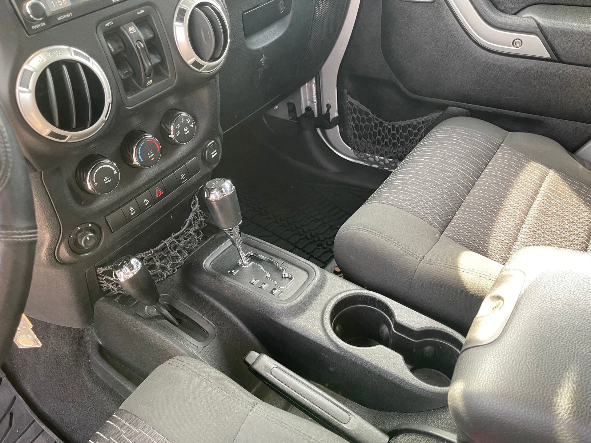 Used 2012 Jeep Wrangler Unlimited Sahara w/ Connectivity Group image 18