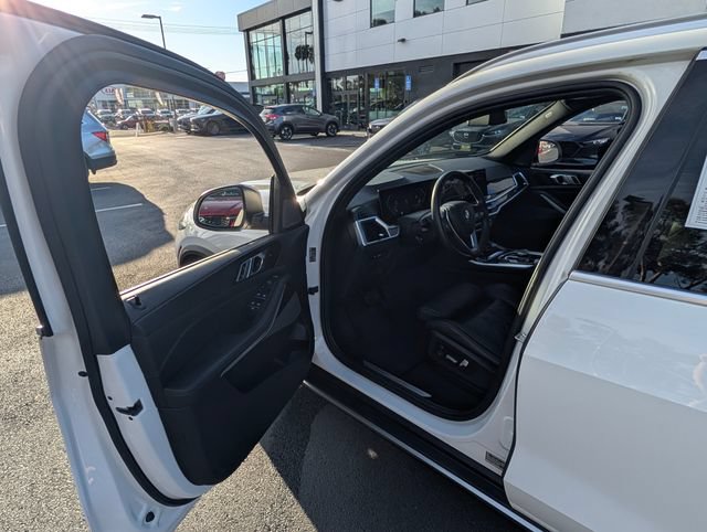 Used 2024 BMW X5 sDrive40i w/ Parking Assistance Package RWD image 38