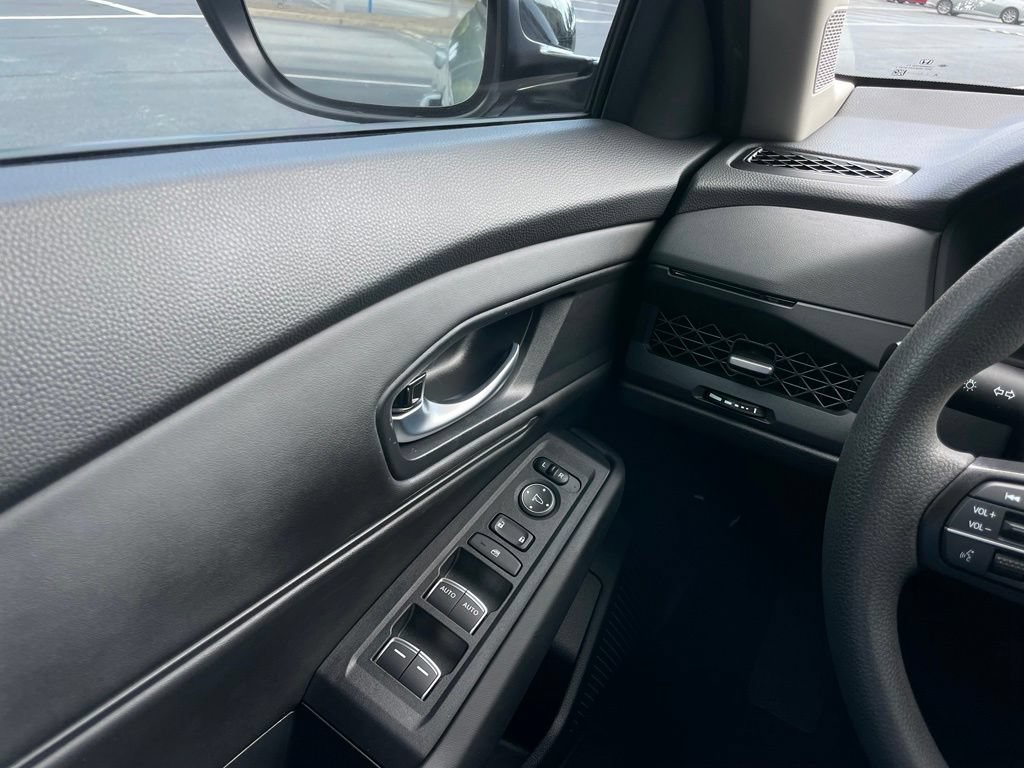 Certified 2025 Honda Accord SE image 20
