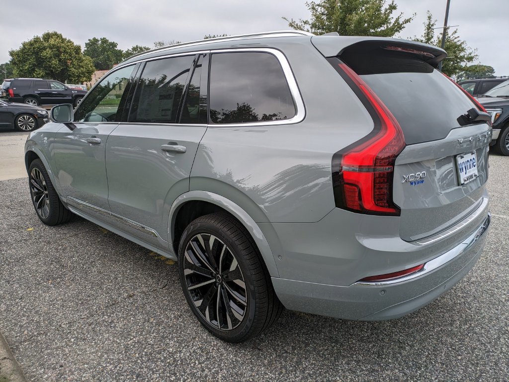 New 2026 Volvo XC90 B6 Plus w/ Protection Package Premier AWD/4WD image 6
